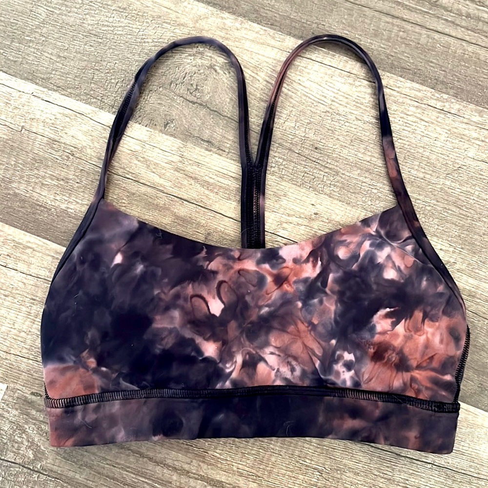 Lululemon Flow Y Nulu sports bra size 2